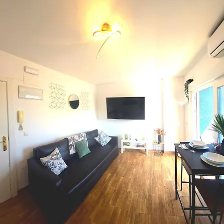 Bellevue Sea View By Namaste Elite Apartment